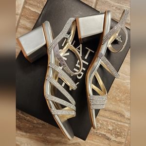 Women's Naturalizer Silver Sandals, Size 9, Brand New in Box